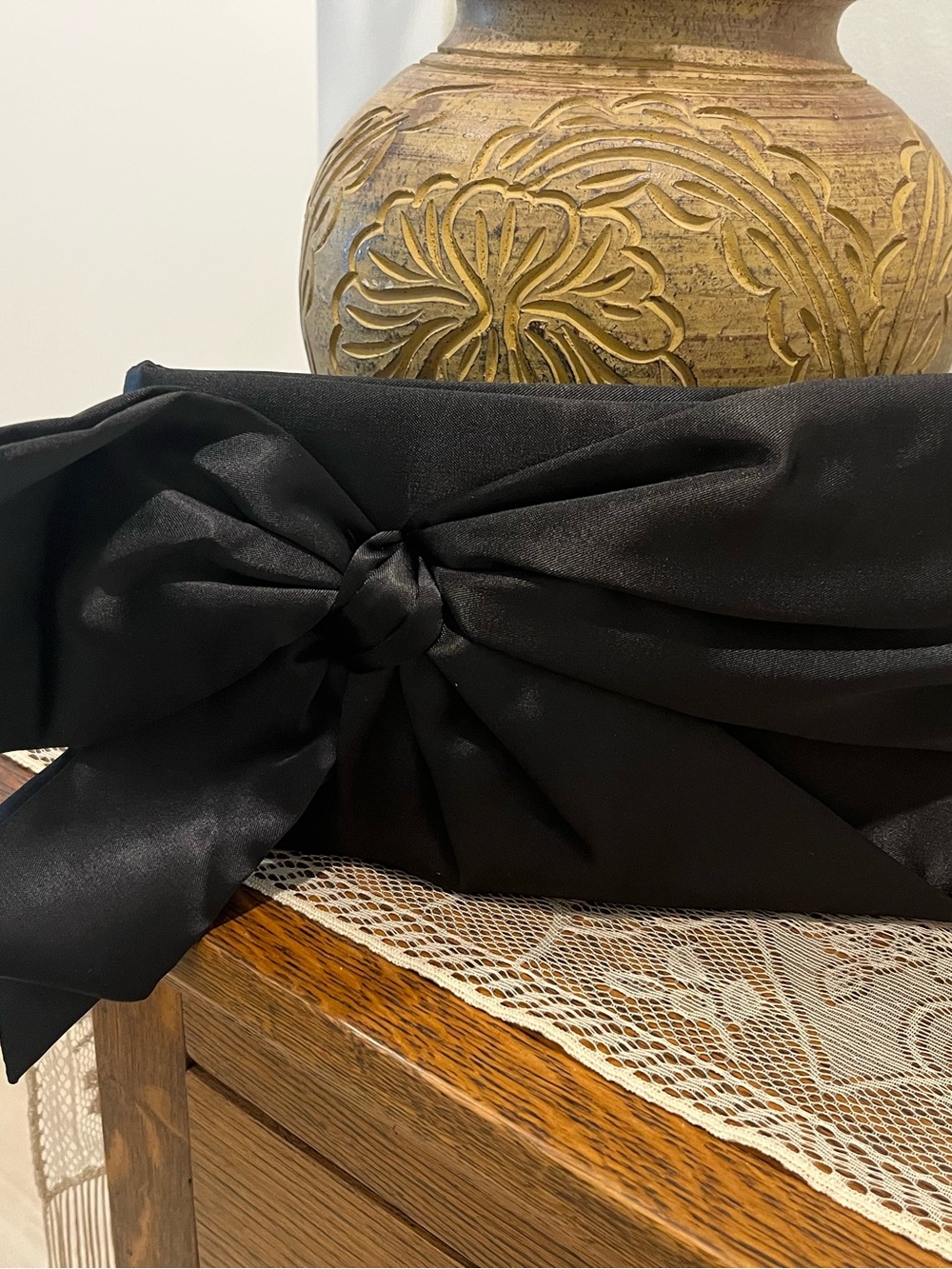 Vintage inspired evening clutch in black Satin with large bow